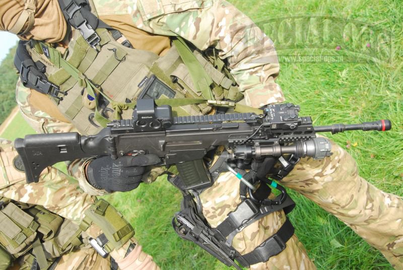 Pokaz wyposażenia i uzbrojenia komandosów JW FORMOZA podczas ćwiczeń Anakonda-12