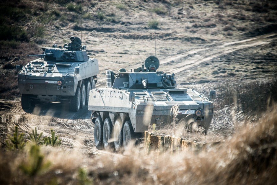 Żołnierze batalionu manewrowego, który wchodzi w skład Wyszehradzkiej Grupy Bojowej, razem z pododdziałem amerykańskim szkolili się na poligonie drawskim. Pododdziały realizowały tam strzelania sytuacyjne w odparciu ataku na bazę oraz dynamiczne strzelani