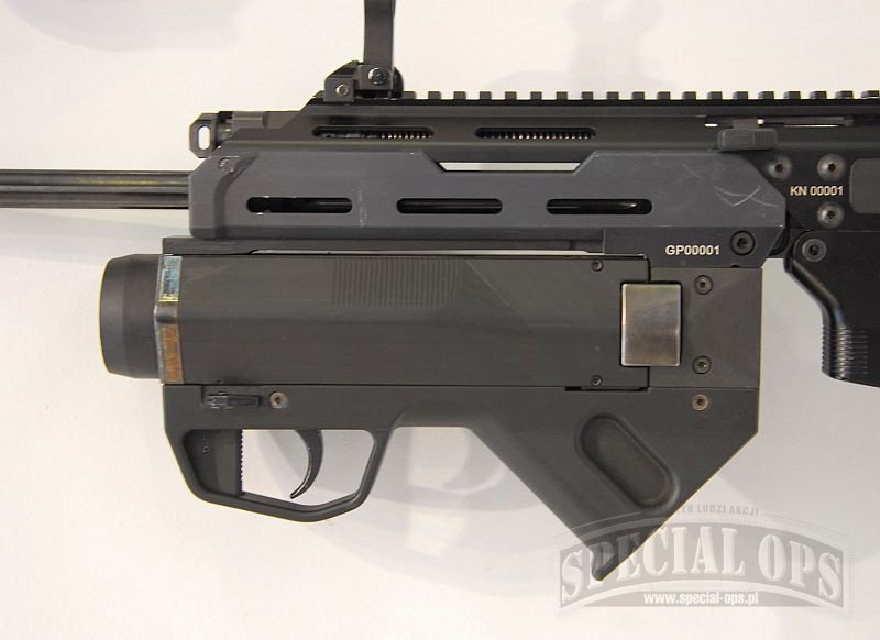 Prototyp granatnika 40 mm pod lufą karabinka MSBS-5,56 (FB Łucznik-Radom).