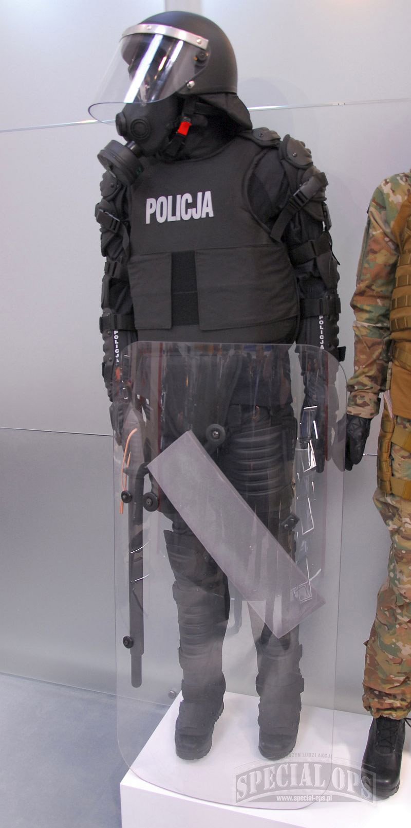 Wyposażenie ochronne dla Policji (PSO Maskpol)