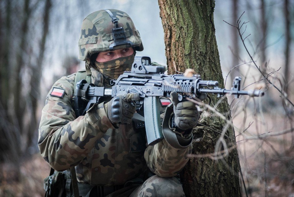 Szkolenie poligonowe 1 Batalionu Strzelców Podhalańskich w Nowej Dębie.