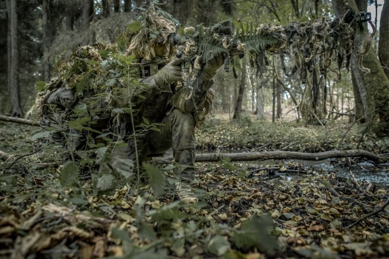 Ćwiczenia strzelców wyborowych z 1. Batalionu Strzelców Podhalańskich we współdziałaniu z pododdziałami zmechanizowanymi.