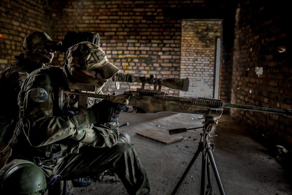 Ćwiczenia strzelców wyborowych z 1. Batalionu Strzelców Podhalańskich we współdziałaniu z pododdziałami zmechanizowanymi.
