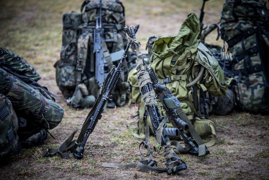 Szkolenie S.E.R.E. (Survival, Evasion, Resistance, Escape) żołnierzy 9. Warmińskiego Pułku Rozpoznawczego z Lidzbarka Warmińskiego na poligonie w Wędrzynie.