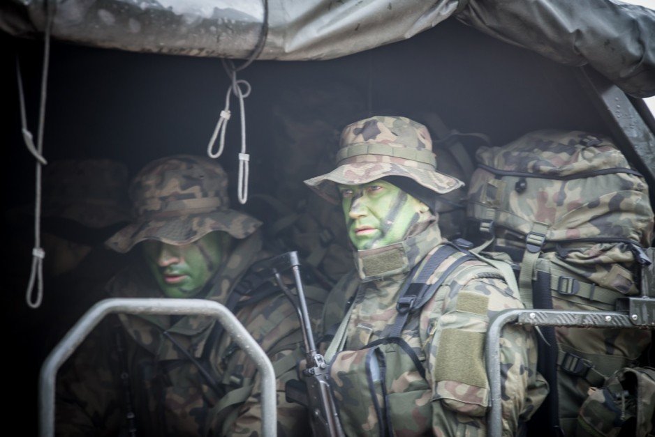 Szkolenie S.E.R.E. (Survival, Evasion, Resistance, Escape) żołnierzy 9. Warmińskiego Pułku Rozpoznawczego z Lidzbarka Warmińskiego na poligonie w Wędrzynie.