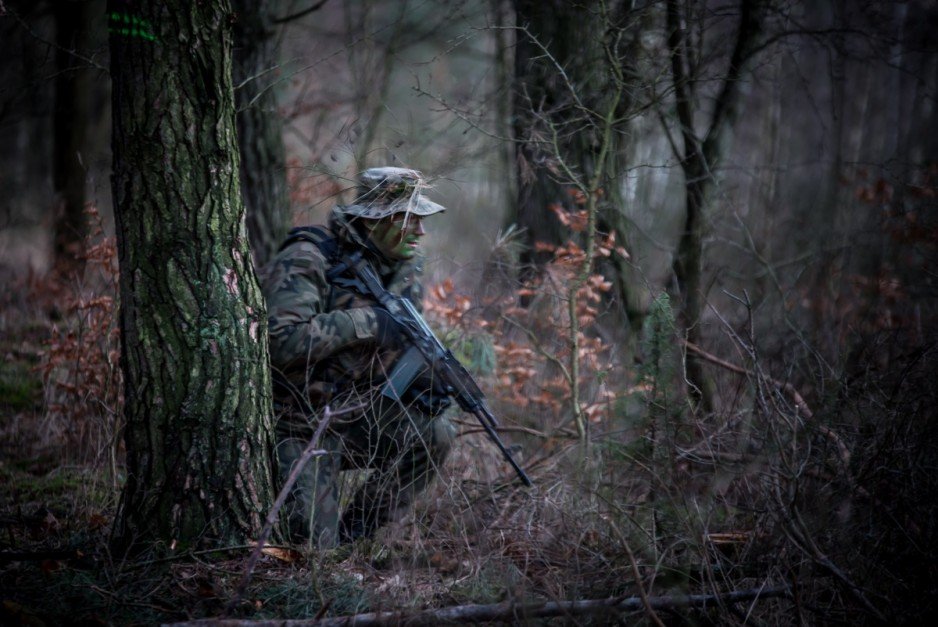 Szkolenie S.E.R.E. (Survival, Evasion, Resistance, Escape) żołnierzy 9. Warmińskiego Pułku Rozpoznawczego z Lidzbarka Warmińskiego na poligonie w Wędrzynie.