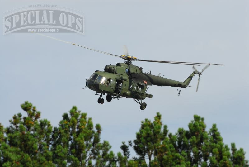 W realizacji zadania wykorzystano dwa śmigłowce Mi-17...