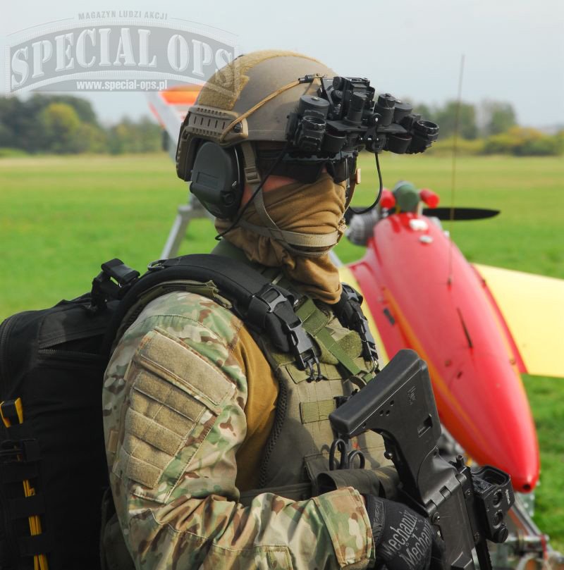 Pokaz wyposażenia i uzbrojenia komandosów JW FORMOZA podczas ćwiczeń Anakonda-12