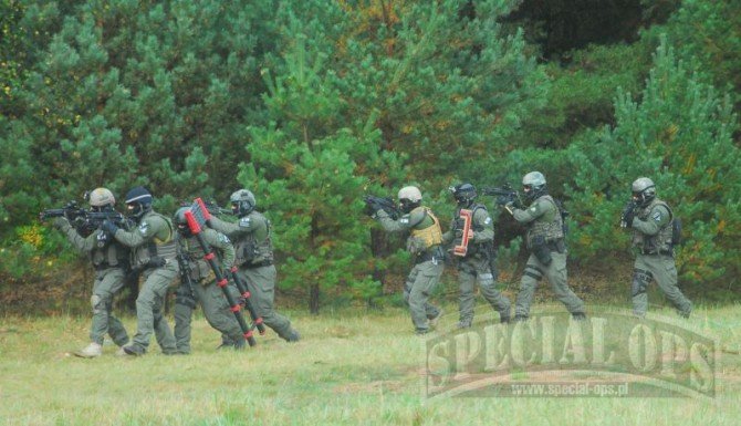Na pomoc zostaje wezwana grupa szturmowa OSŻW