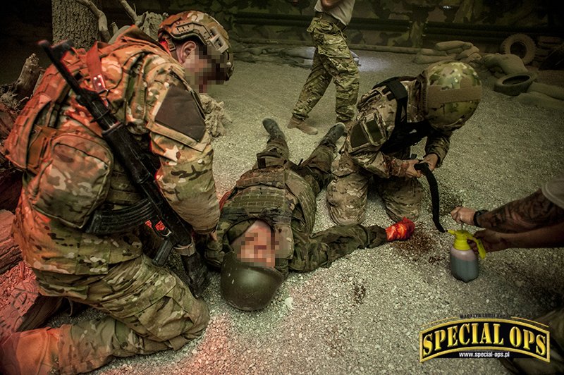 Szkolenie z Tactical Combat Casualty Care (TCCC) w Wojskowym Centrum Kształcenia Medycznego w Łodzi z amerykańskimi instruktorami z Dowództwa Operacji Specjalnych w Europie (SOCEUR).
