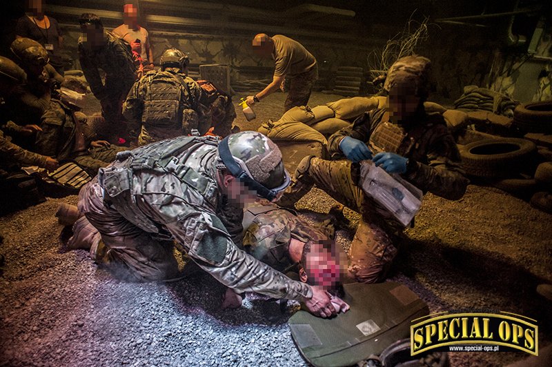 Szkolenie z Tactical Combat Casualty Care (TCCC) w Wojskowym Centrum Kształcenia Medycznego w Łodzi z amerykańskimi instruktorami z Dowództwa Operacji Specjalnych w Europie (SOCEUR).