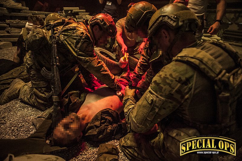 Szkolenie z Tactical Combat Casualty Care (TCCC) w Wojskowym Centrum Kształcenia Medycznego w Łodzi z amerykańskimi instruktorami z Dowództwa Operacji Specjalnych w Europie (SOCEUR).