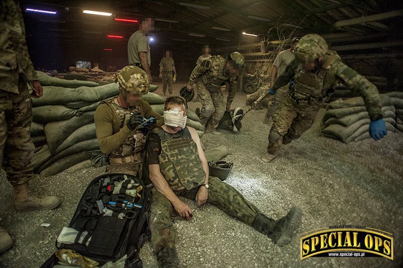 Szkolenie z Tactical Combat Casualty Care (TCCC) w Wojskowym Centrum Kształcenia Medycznego w Łodzi z amerykańskimi instruktorami z Dowództwa Operacji Specjalnych w Europie (SOCEUR).