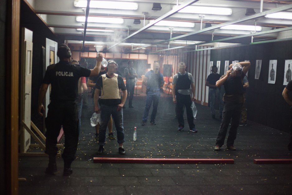 Doskonalące szkolenie strzeleckie dla policjantów działających w cywilnym ubraniu (4-6 lipca 2016, kryta strzelnica KWP w Bydgoszczy).