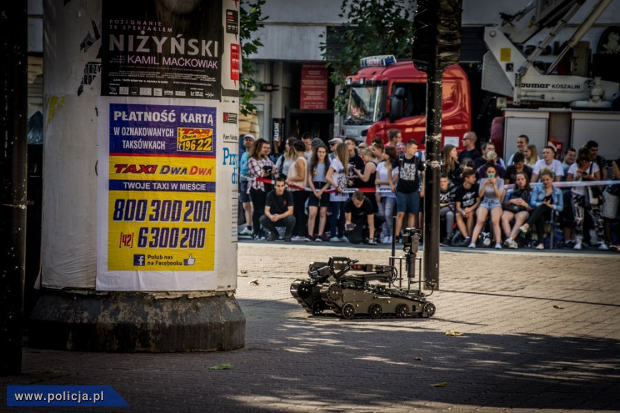 Pokaz dynamiczny współdziałania służb, w tym łódzkich antyterrorystów (SPAP Łódź) i funkcjonariuszy łódzkiego oddziału Straży Granicznej - Łódź, 13 września 2016 r.