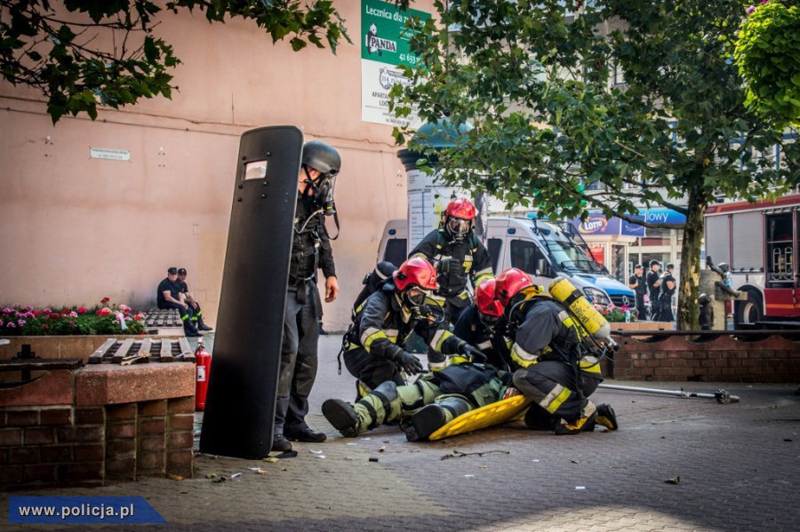Pokaz dynamiczny współdziałania służb, w tym łódzkich antyterrorystów (SPAP Łódź) i funkcjonariuszy łódzkiego oddziału Straży Granicznej - Łódź, 13 września 2016 r.