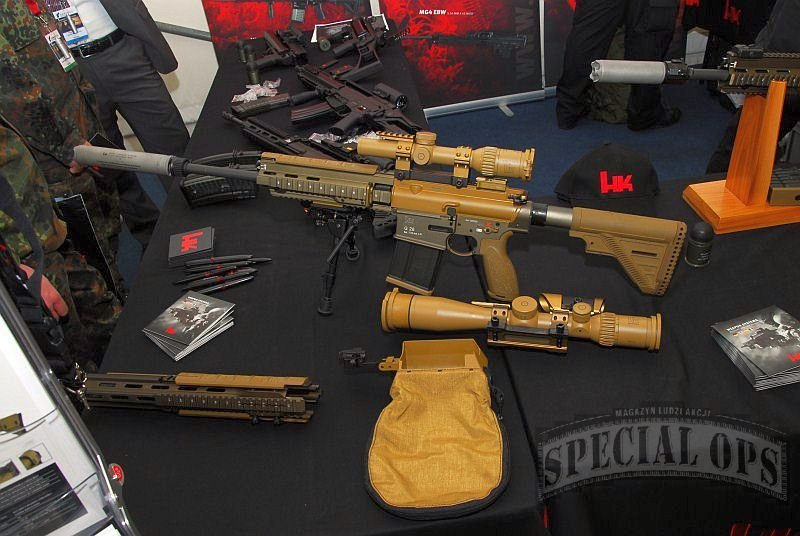 Samopowtarzalny karabin wyborowy HK G28 DMR w konfiguracji patrolowej.