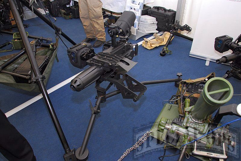 Granatnik Denel Vektor Y3 z systemem kierowania ogniem.