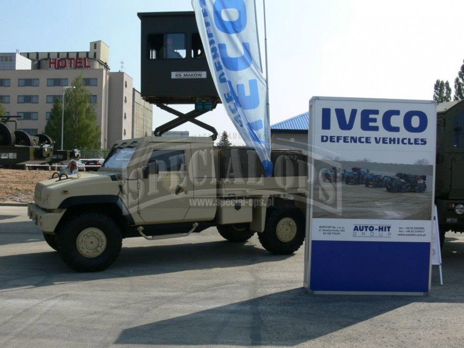 Iveco LMV w wersji półciężarowej.
