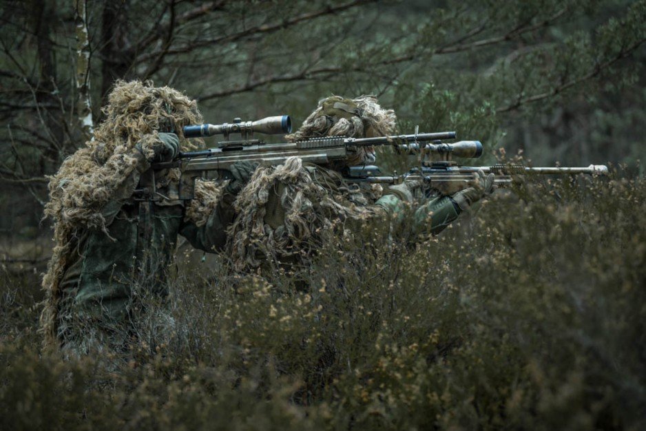 Strzelcy wyborowi z 1. Batalionu Strzelców Podhalańskich w Ośrodku Szkolenia Poligonowego Wojsk Lądowych w Nowej Dębie.
