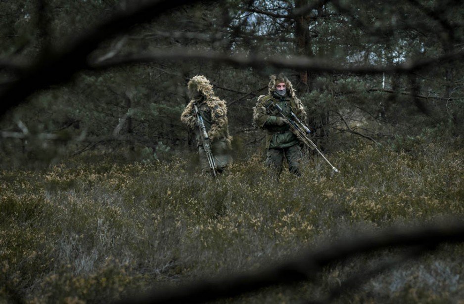 Strzelcy wyborowi z 1. Batalionu Strzelców Podhalańskich w Ośrodku Szkolenia Poligonowego Wojsk Lądowych w Nowej Dębie.