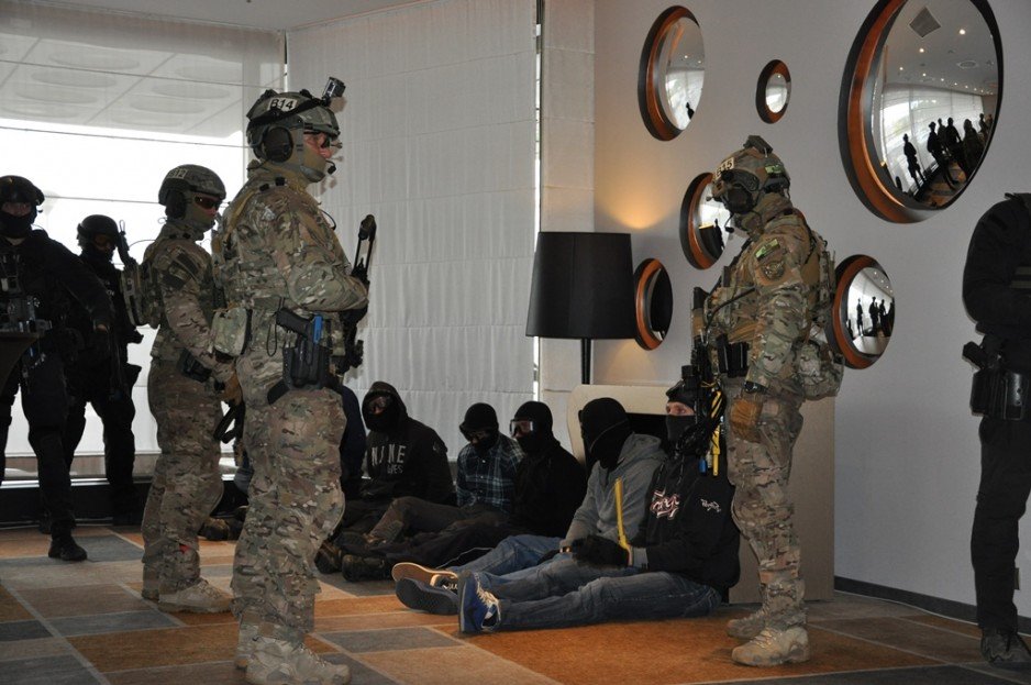 Ćwiczenia zgrywające w hotelu Sofitel Warsaw Victoria, 16 maja 2016 r. Uczestnicy: OSŻW w Warszawie, WR KSP, ABW, BOR).