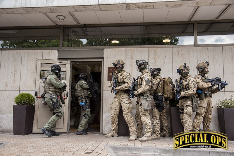 Ćwiczenia zgrywające w hotelu Sofitel Warsaw Victoria, 16 maja 2016 r. Uczestnicy: OSŻW w Warszawie, WR KSP, ABW, BOR).
