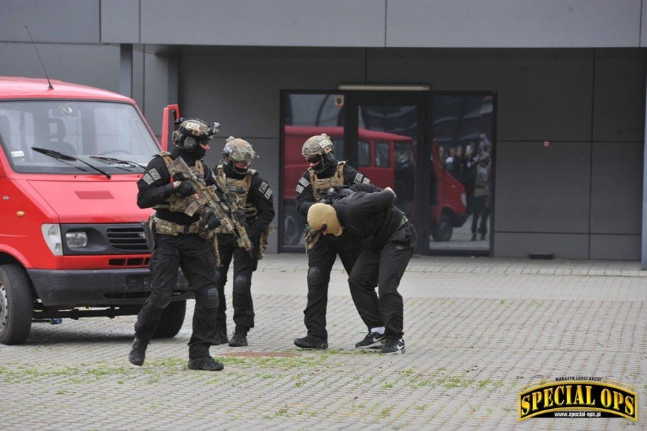 Ostróda, 1 czerwca 2017 r. - targi Pro Defense - pokaz OSŻW Warszawa.