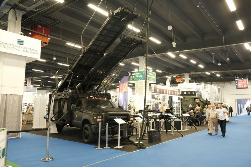 Rampa szturmowa C2 na podwoziu Forda F550 4x4 XL