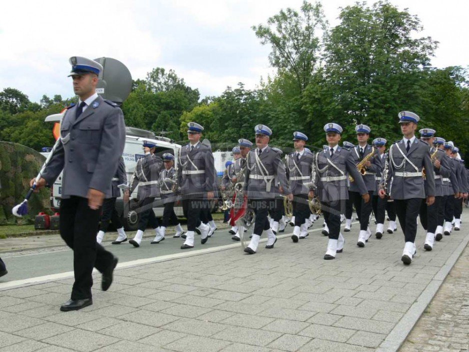 Przemarsz orkiestry reprezentacyjnej Policji.