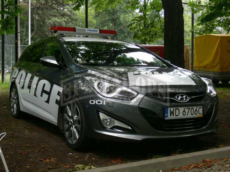 Nowoczesny radiowóz policyjny Hyundai i40