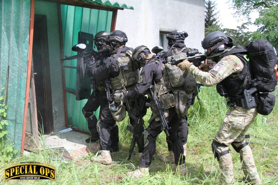 IV Zawody i Warsztaty Ratownictwa Taktycznego Grup Interwencyjnych Służby Więziennej Tactical Prison Rescue - 23-26.05.2017 - Wołów/Brzeg Dolny. - stacja: KOSZARY.