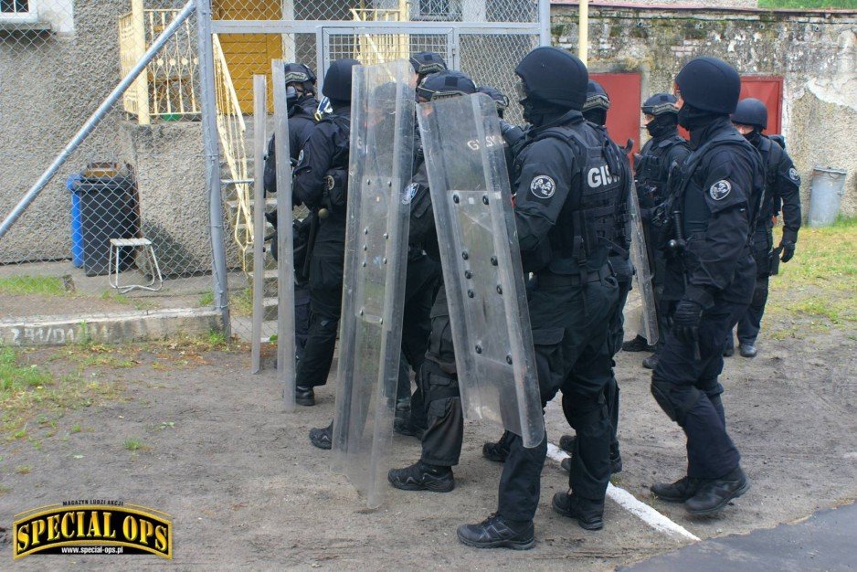 IV Zawody i Warsztaty Ratownictwa Taktycznego Grup Interwencyjnych Służby Więziennej Tactical Prison Rescue - 23-26.05.2017 - Wołów/Brzeg Dolny. - stacja: SPACER.