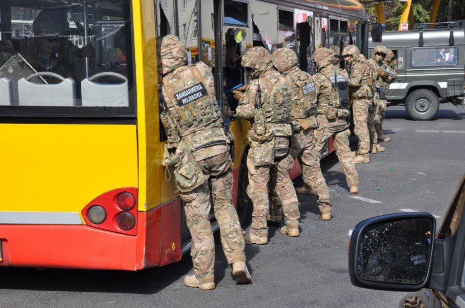 Wydział Działań Specjalnych OSŻW w Warszawie - pokaz dynamiczny podczas Dni Transportu Publicznego.