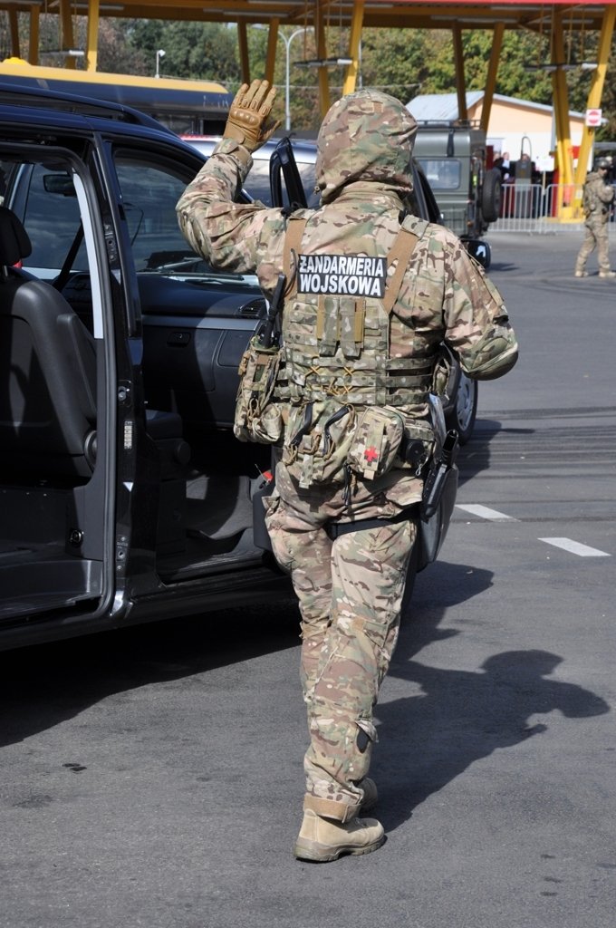 Wydział Działań Specjalnych OSŻW w Warszawie - pokaz dynamiczny podczas Dni Transportu Publicznego.