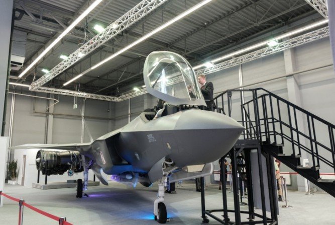Podczas MSPO 2019 jedną z największych atrakcji targ&oacute;w była prezentacja myśliwca 5 generacji F-35, kt&oacute;ry został zakupiony m.in. przez Polskę
Fot. Tomasz Łukaszewski