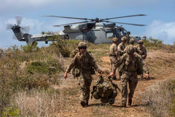 Ćwiczenia na wypadek huraganu
Fot. Źr&oacute;dło: Royal Navy