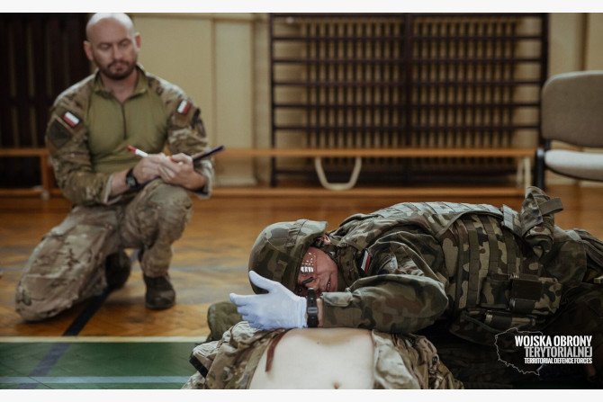 Szkolenie medyk&oacute;w
Fot. Źr&oacute;dło: WOT (tekst: płk Marek Pietrzak - rzecznik prasowy WOT)