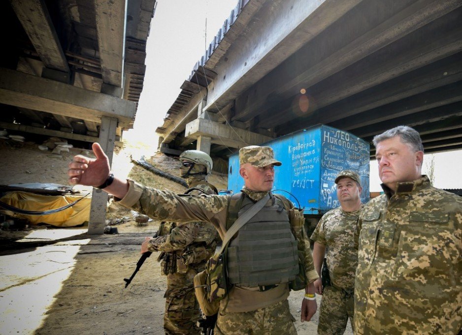 funkcjonariusze zarzadu ochrony panstwowej ukrainy z prezydentem