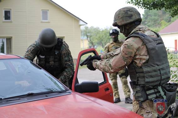 ukrainska policja narodowa w akcji
