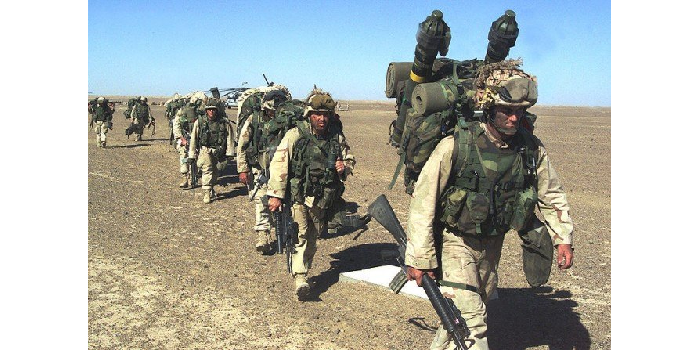 Żołnierze amerykańskiej piechoty morskiej w Afganistanie, listopad 2001 r. Fot. USMC