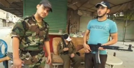 syryjski rebeliant z bronią ak 47 stg 44 armoryblog