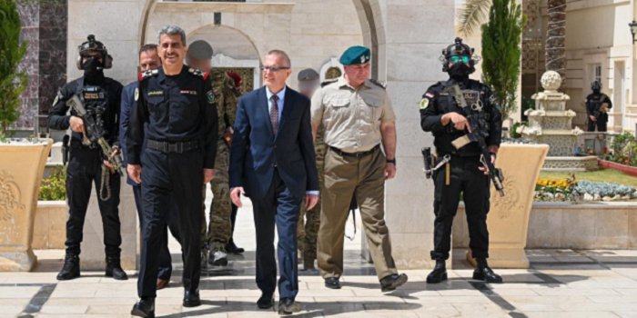 Ambasador RP w Iraku Marcin Kubiak w siedzibie Irackiej Służby Antyterrorystycznej (ICTS). Fot. Iraqi News Agency
&nbsp;