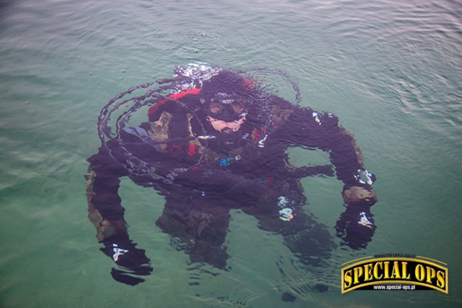 Funkcjonariusz ABW nurek