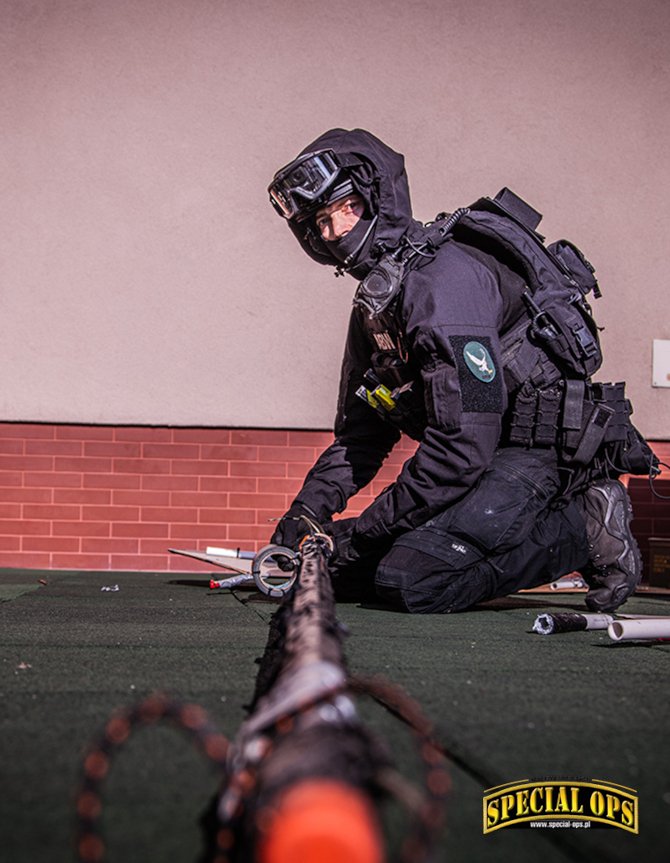 Funkcjonariusz V wydziału ABW