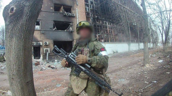 Żołnierz rosyjskich wojsk powietrznodesantowych w Mariupolu Fot. Ministerstwo Obrony Federacji Rosyjskiej