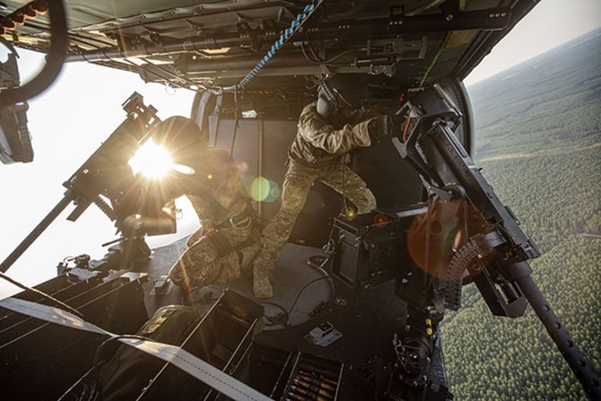 Stanowiska strzelnicze w śmigłowcu