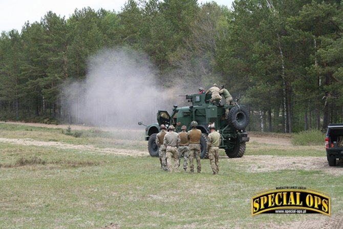 Symulacja misji bojowej z wykorzystaniem wozu opancerzonego