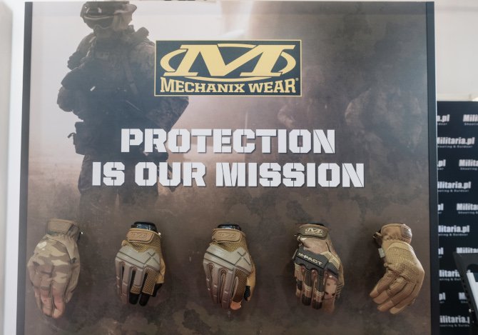rekawiczki mechanix wear na stoisku militaria pl