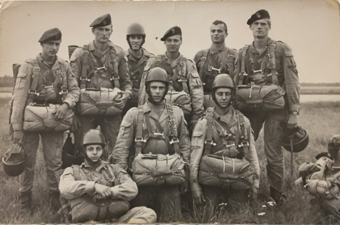 Pamiątkowe zdjęcie żołnierzy 1. Batalionu Szturmowego